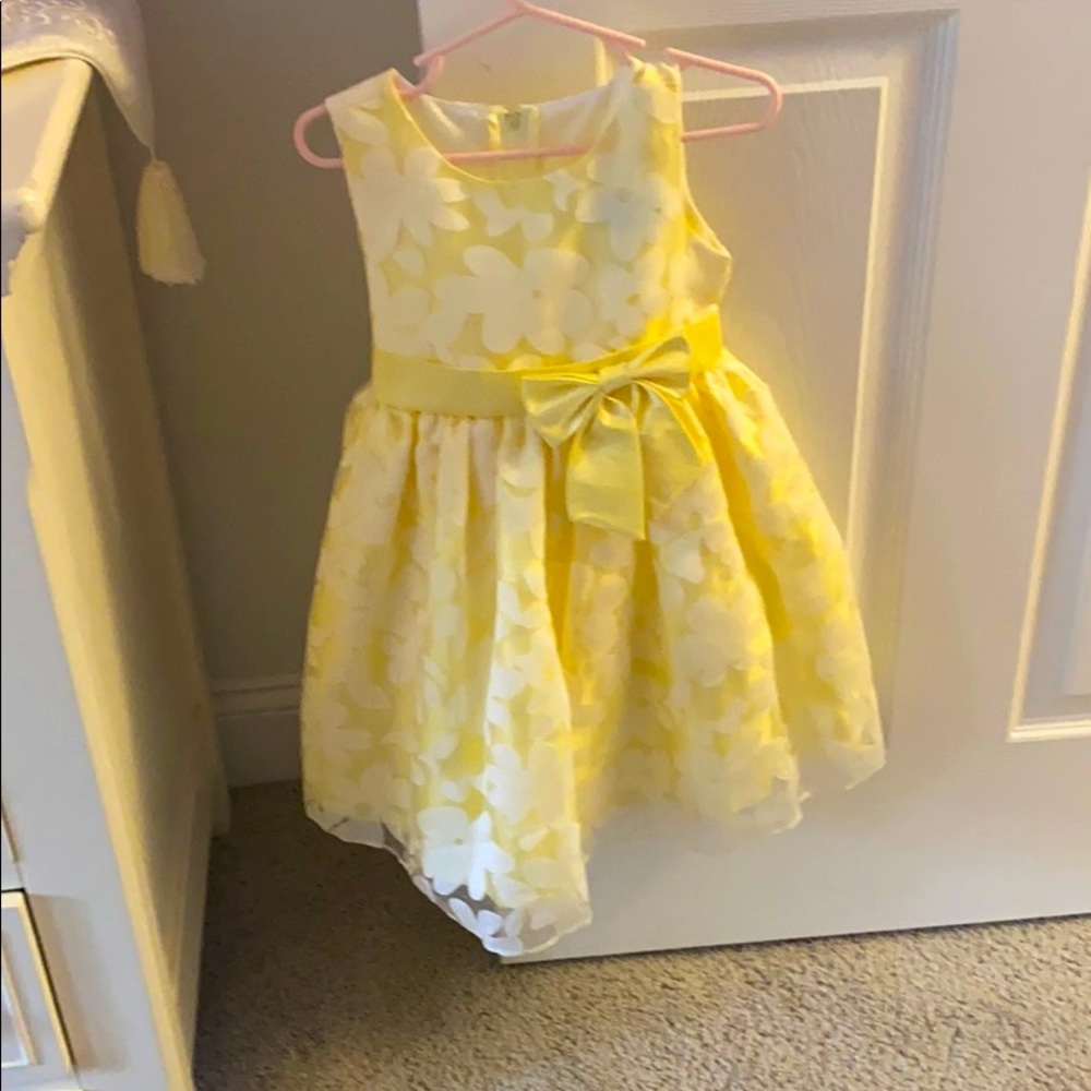 Yellow And white flower dress